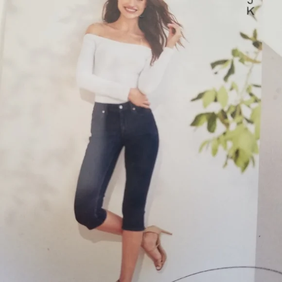 VENUS Capri Jeans (2) - Picture 2 of 4